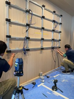 屋内壁付け施工1