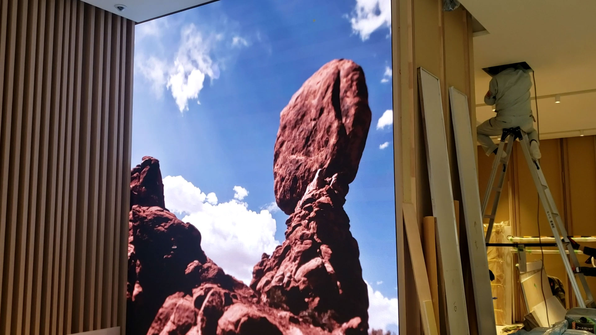 銀座 — 高精細16:9ビジョン